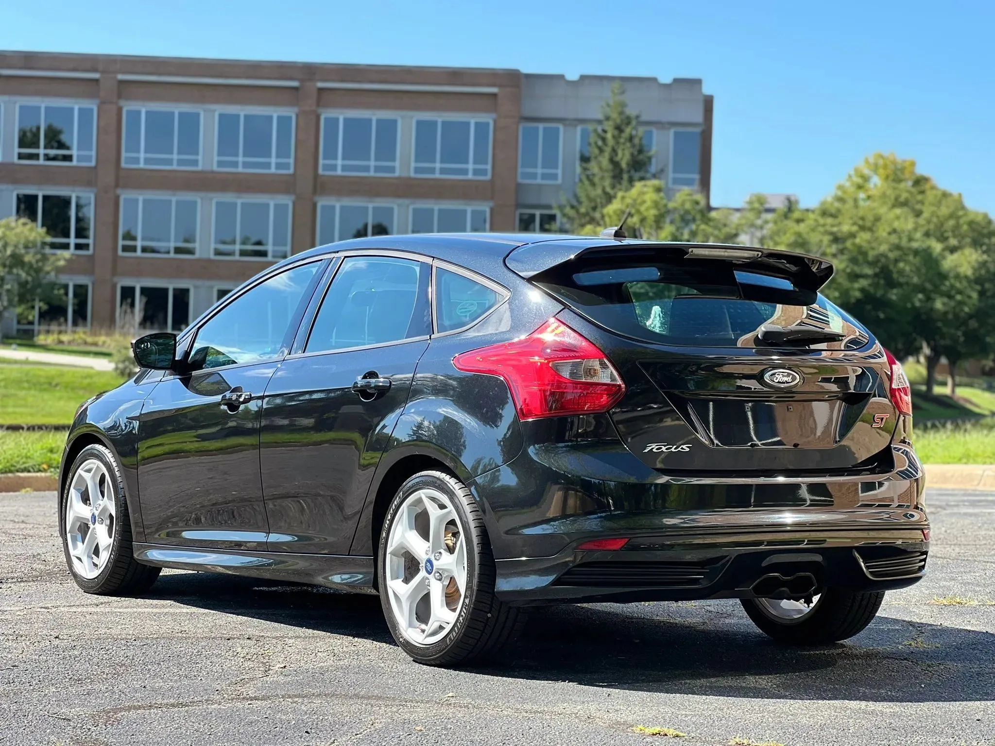 Used 2014 Ford Focus ST w/ Equipment Group 202A FWD image 3