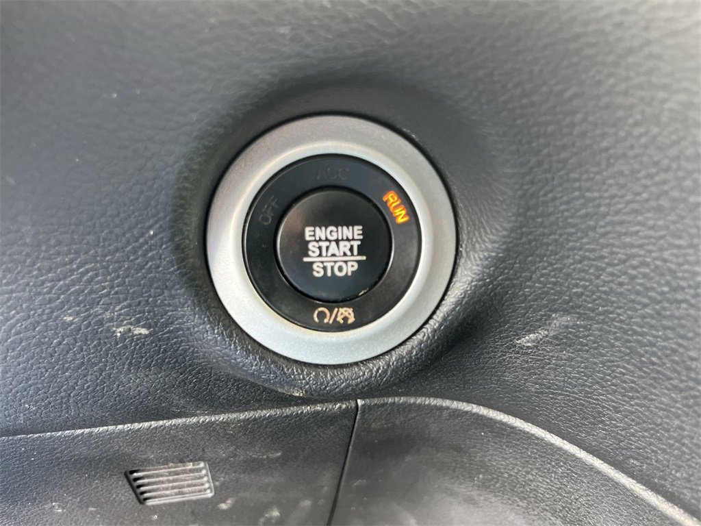 Used 2020 Chrysler Pacifica Touring-L image 17