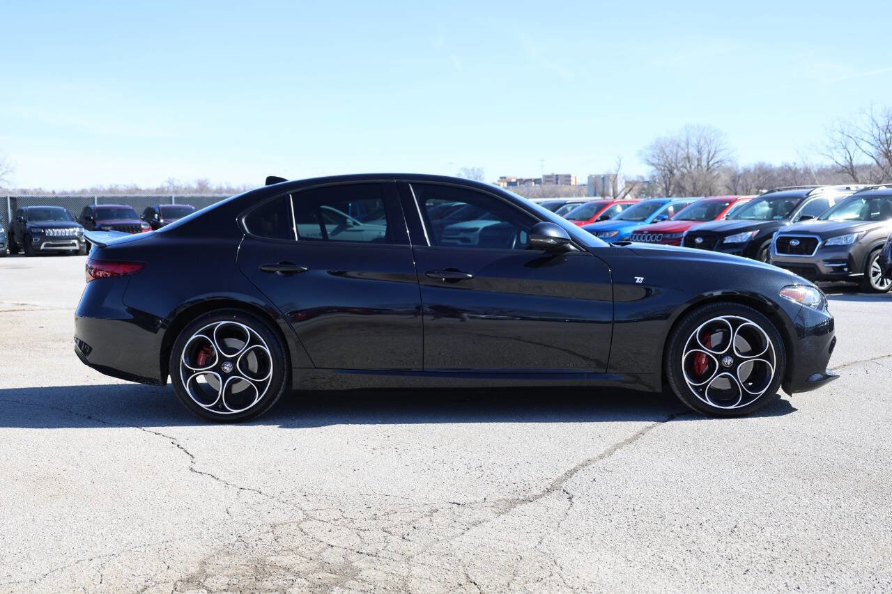 Used 2022 Alfa Romeo Giulia Ti image 7