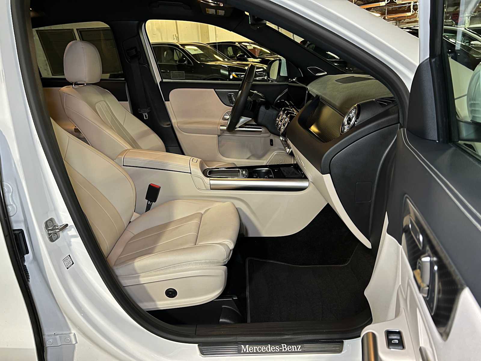 Used 2025 Mercedes-Benz GLA 250 4MATIC image 12