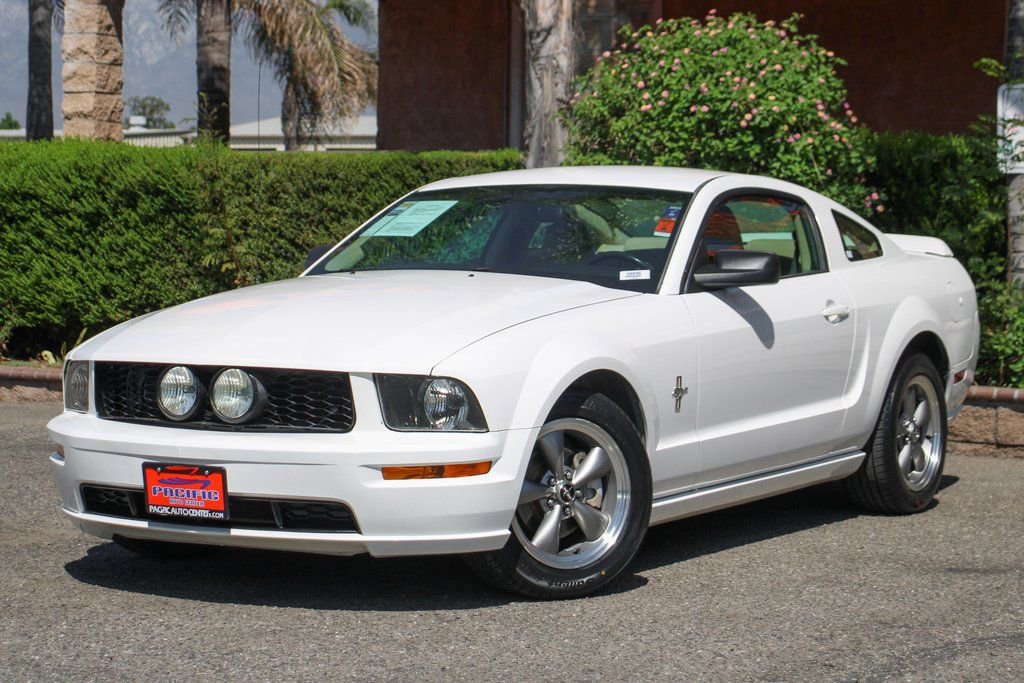 Used 2006 Ford Mustang Premium RWD image 4