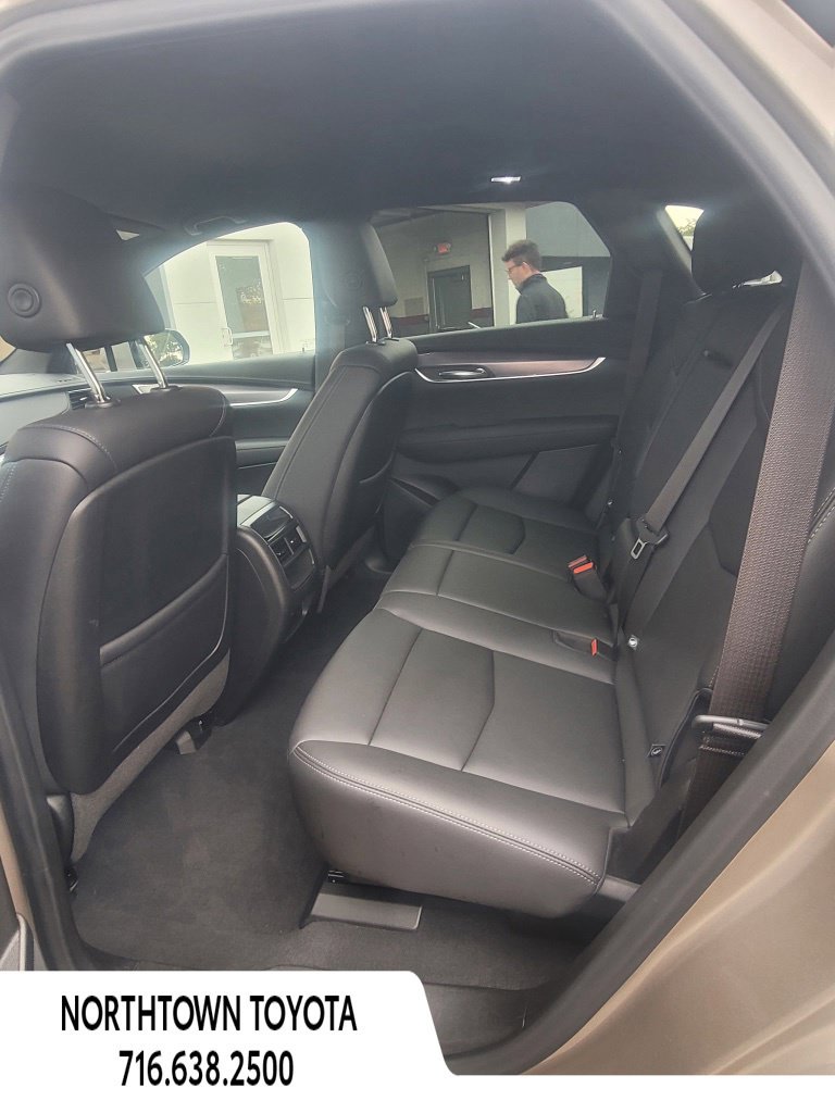 Used 2022 Cadillac XT5 Luxury w/ LPO, Floor Liner Package AWD/4WD image 19