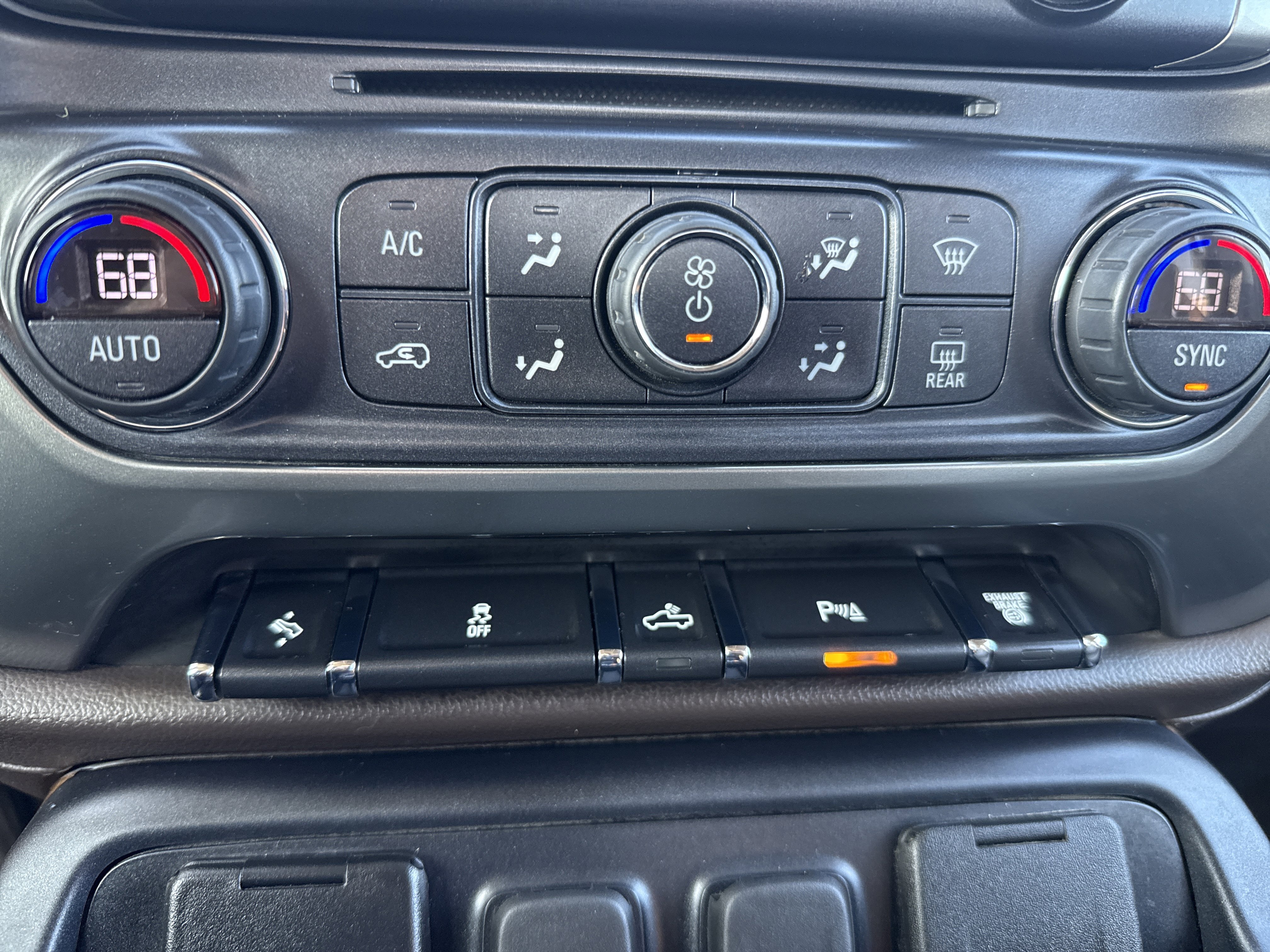 Used 2019 Chevrolet Silverado 3500 LTZ w/ Duramax Plus Package image 21