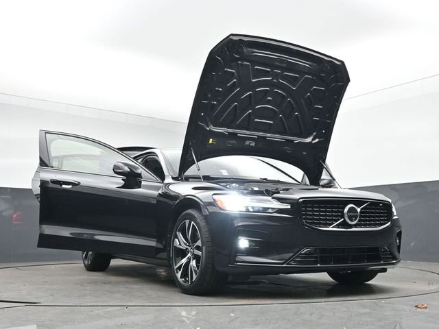 Used 2025 Volvo S60 B5 Plus image 52