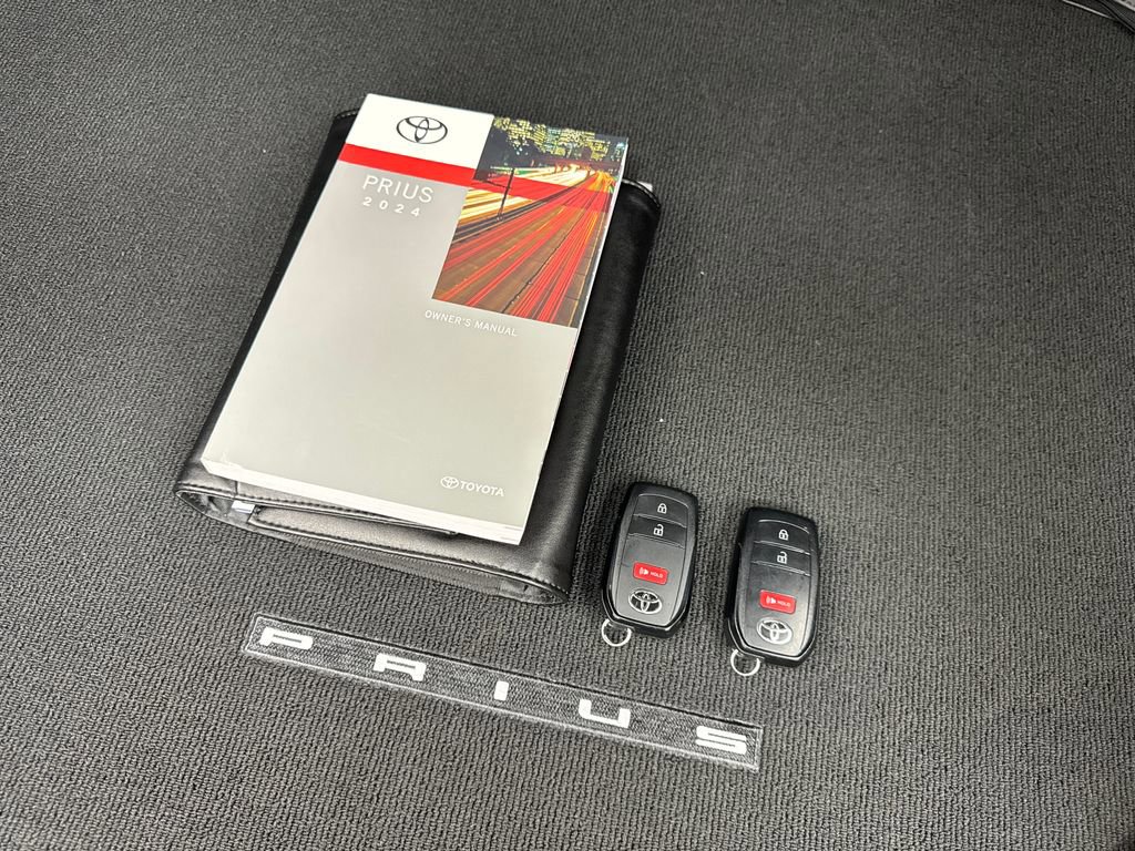 Used 2024 Toyota Prius LE image 78