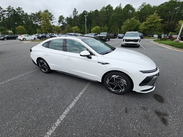 Used 2025 Hyundai Sonata SEL FWD image 15