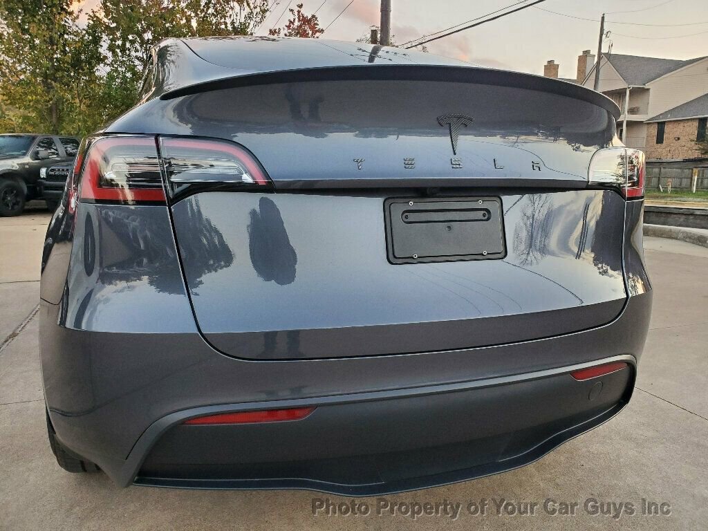 Used 2023 Tesla Model Y Performance image 21