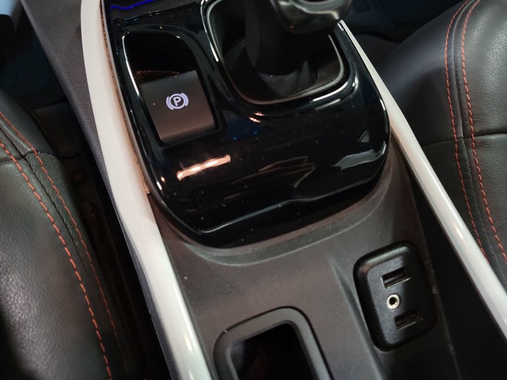 Used 2017 Chevrolet Bolt Premier w/ Driver Confidence II Package FWD image 19