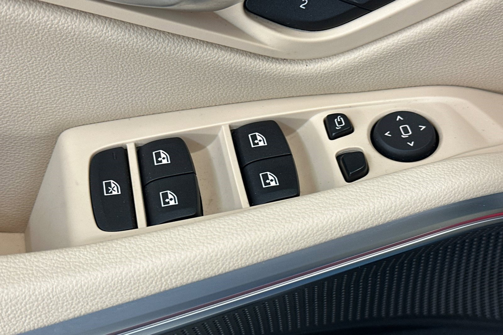 Certified 2023 BMW 330i Sedan w/ Premium Package image 13