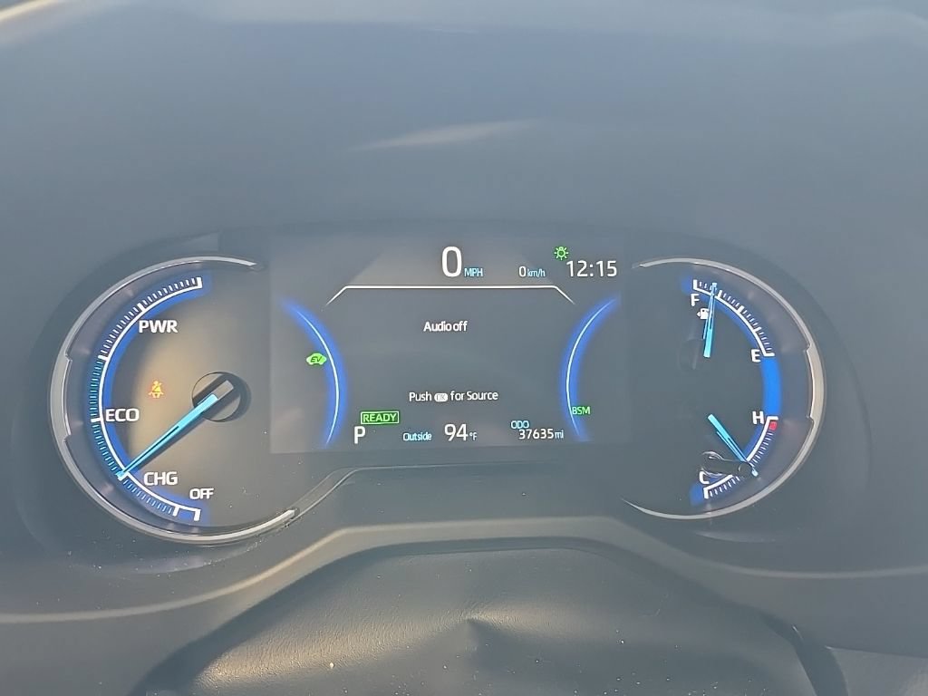 Used 2025 Toyota RAV4 XLE AWD/4WD image 2