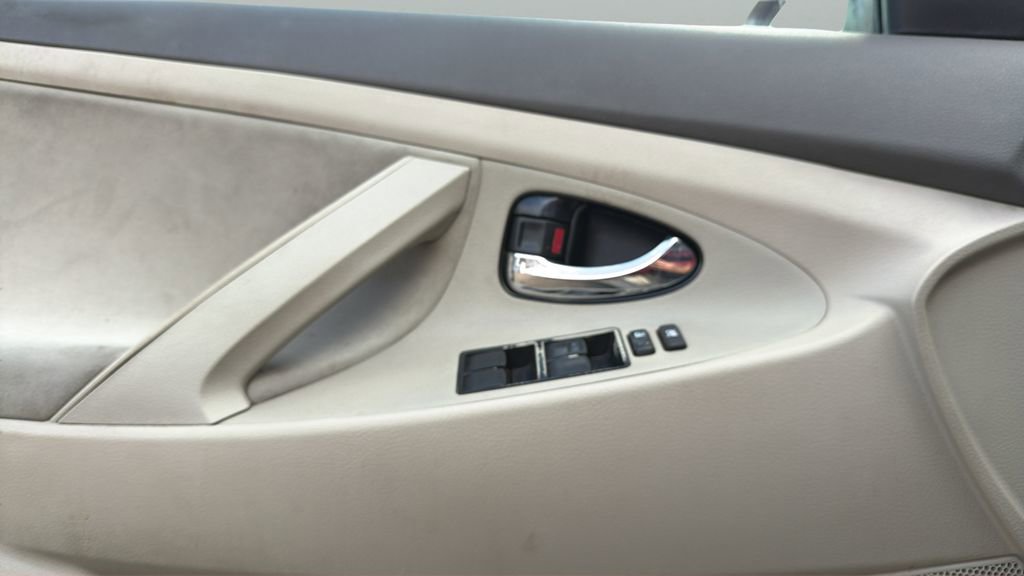 Used 2009 Toyota Camry CE FWD image 22