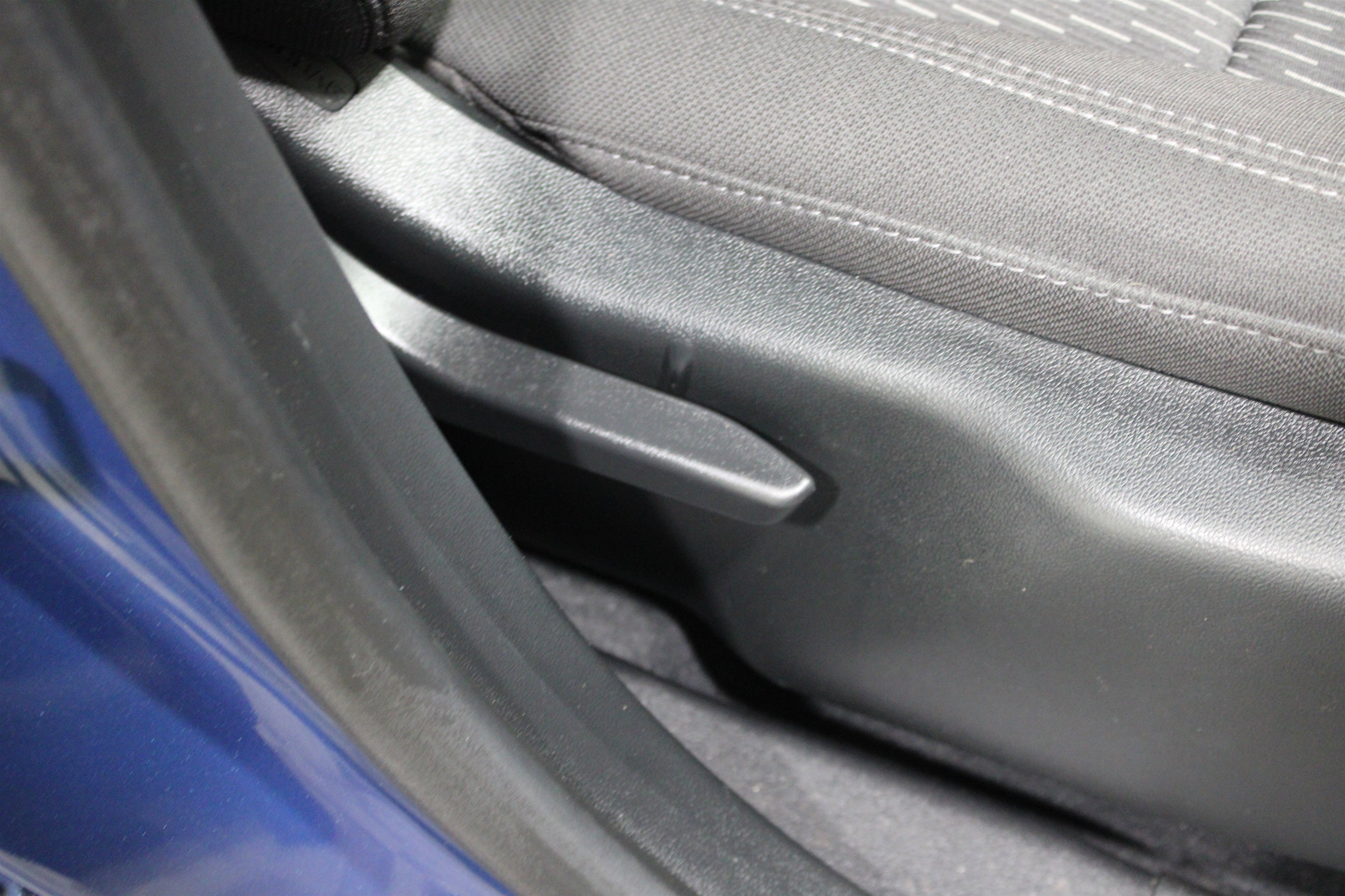 Used 2025 Chevrolet Equinox LT FWD image 23