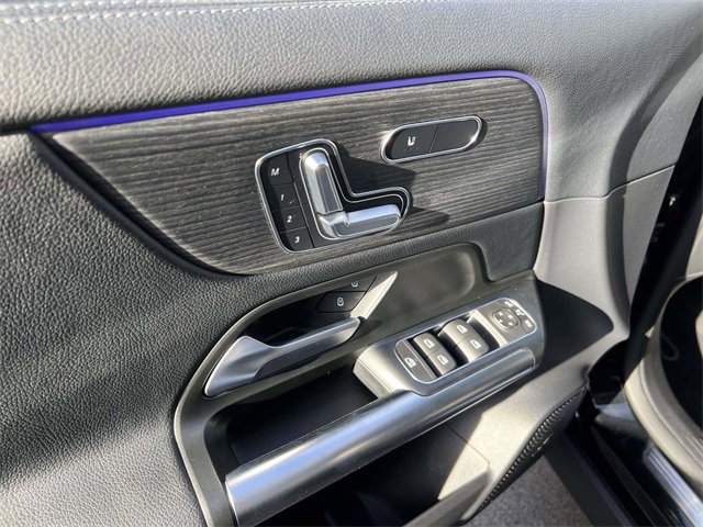 Used 2025 Mercedes-Benz GLA 250 4MATIC image 14