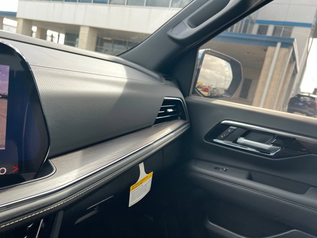 New 2026 Chevrolet Suburban Premier RWD image 36