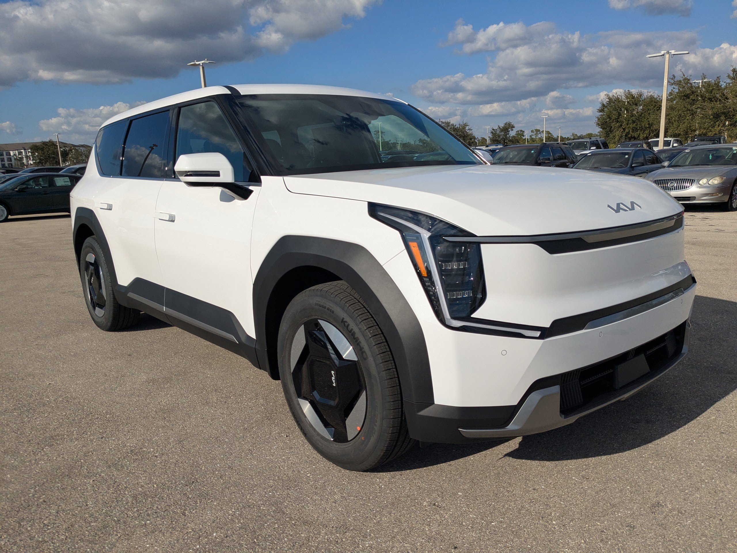 New 2026 Kia EV9 Light RWD image 2