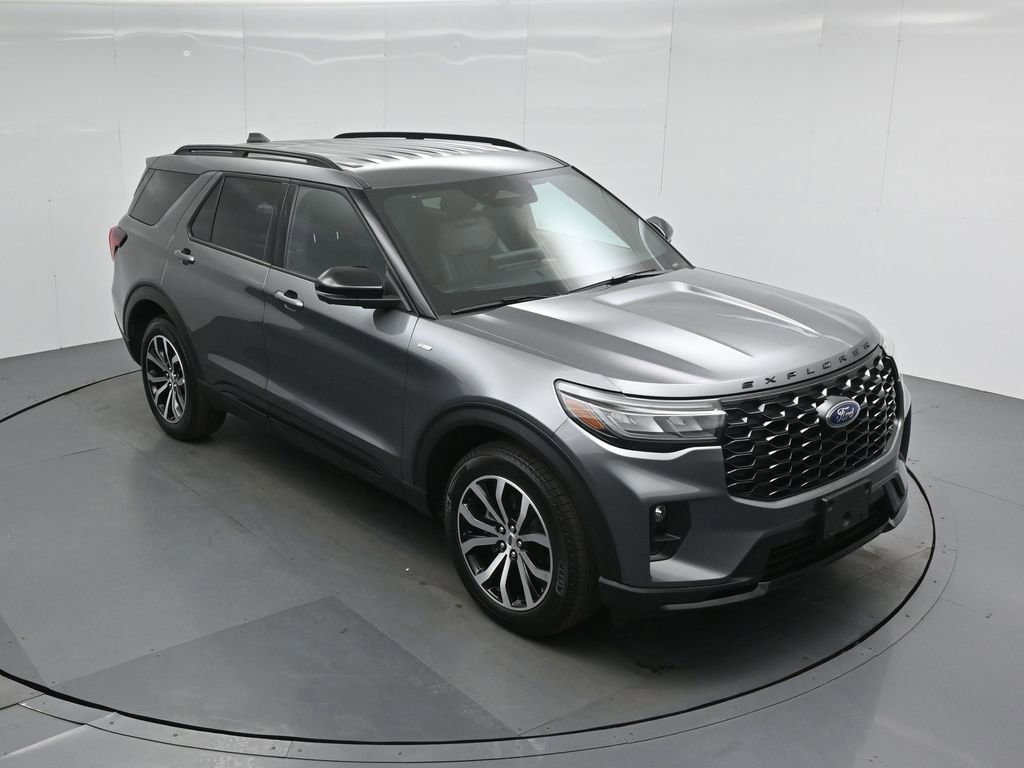 Used 2025 Ford Explorer ST-Line image 41