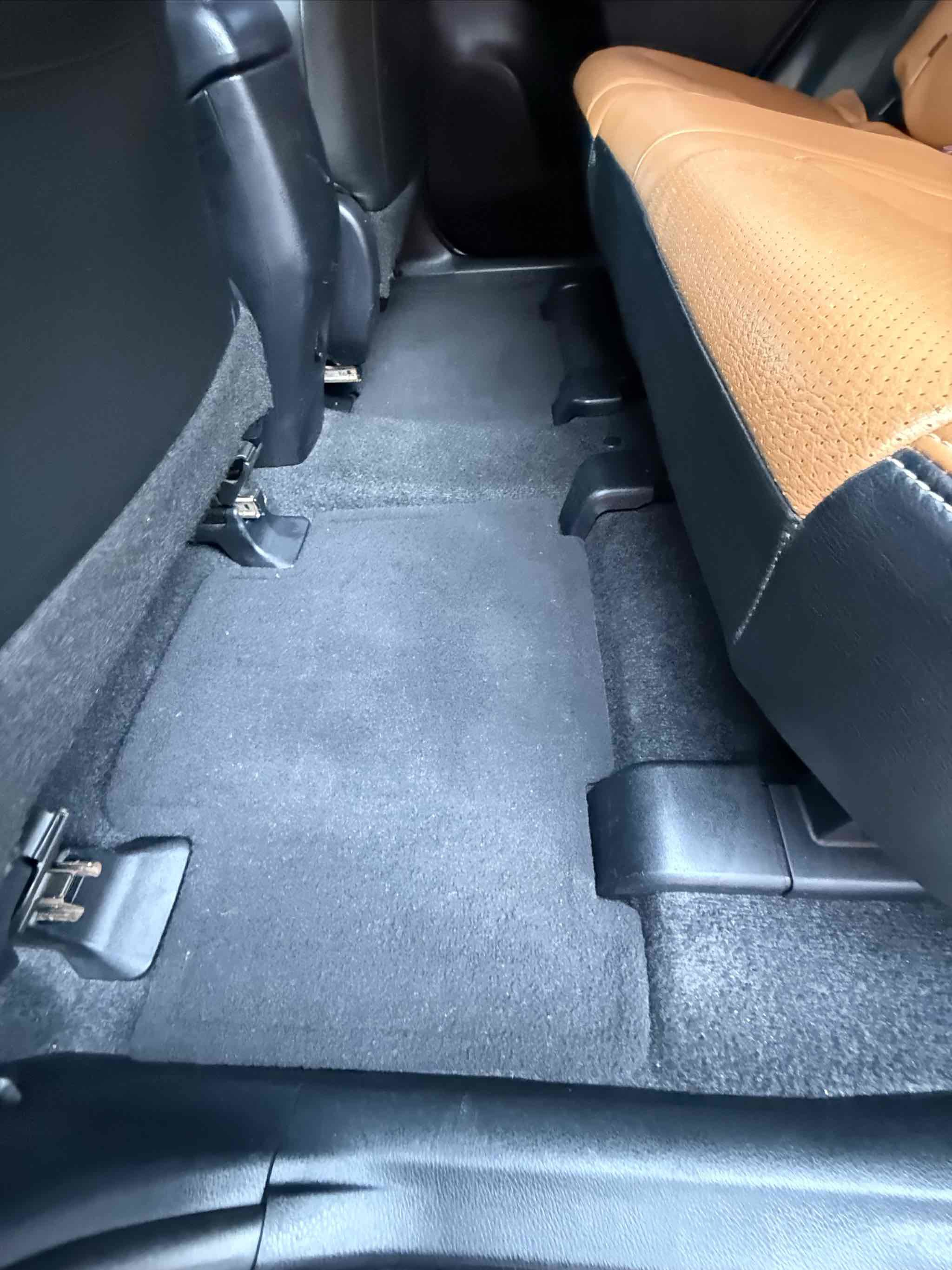 Used 2017 Toyota RAV4 LE image 77