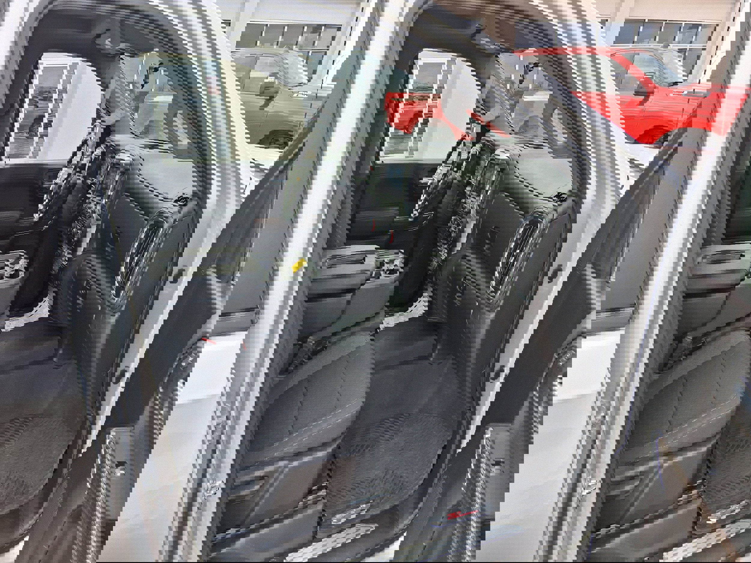 Used 2021 Chevrolet Silverado 1500 LT image 16