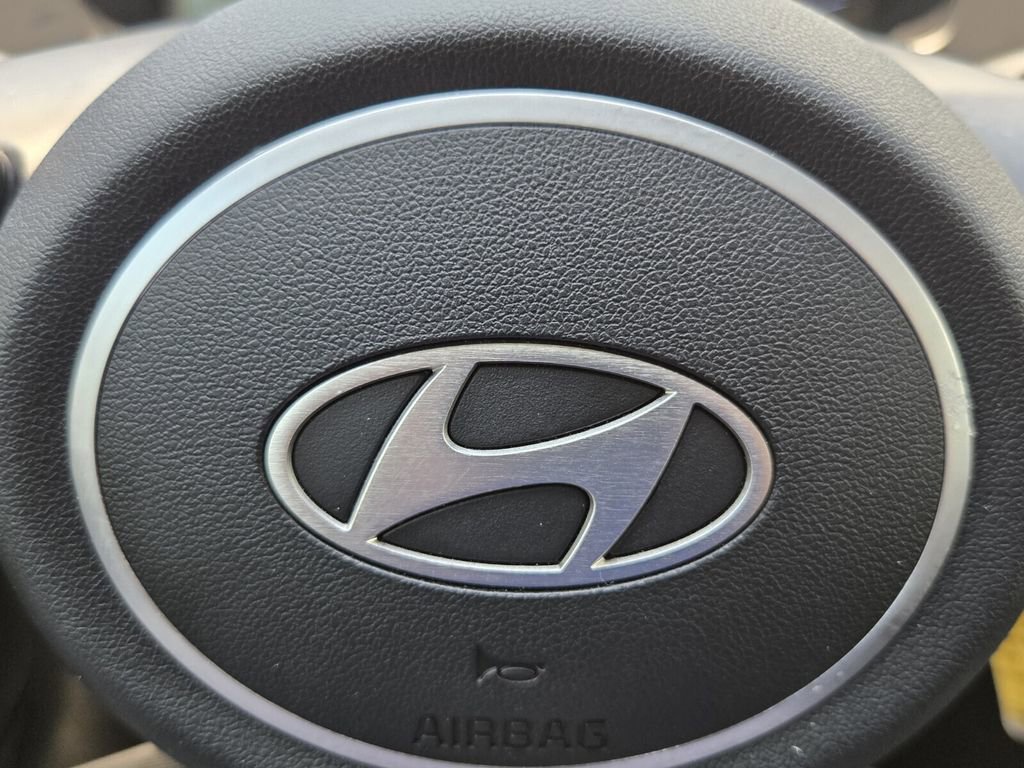 Used 2024 Hyundai Elantra SE FWD image 26
