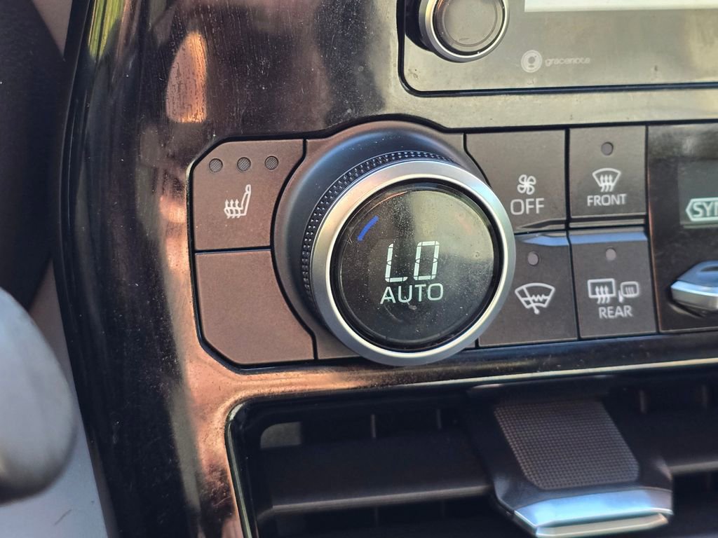 Used 2022 Toyota Highlander XLE image 21