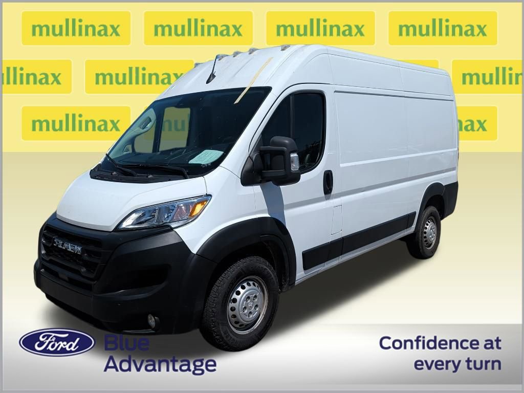 Used 2024 RAM ProMaster 2500 w/ Convenience Group FWD image 2
