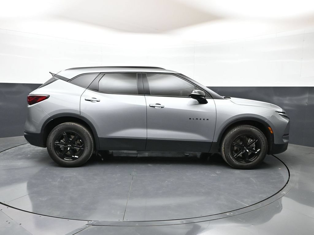 Used 2024 Chevrolet Blazer LT w/ Midnight/Sport Edition FWD image 32