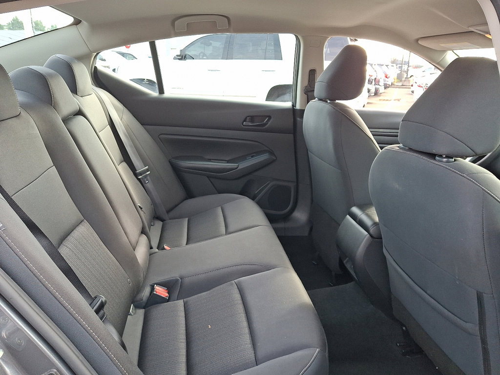 Used 2024 Nissan Altima 2.5 SV image 15