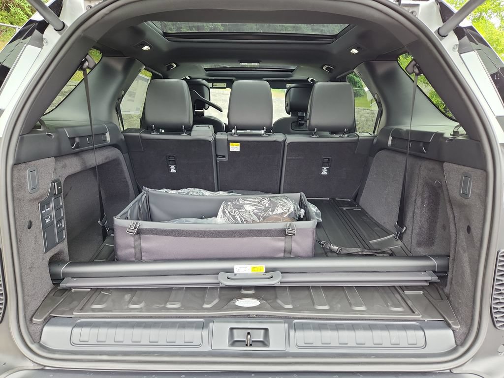 New 2026 Land Rover Discovery S AWD/4WD image 13