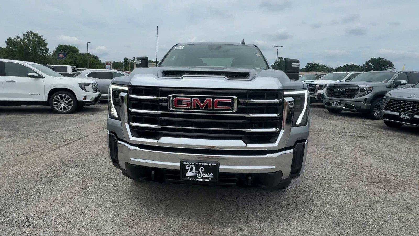 New 2026 GMC Sierra 2500 SLE AWD/4WD image 3