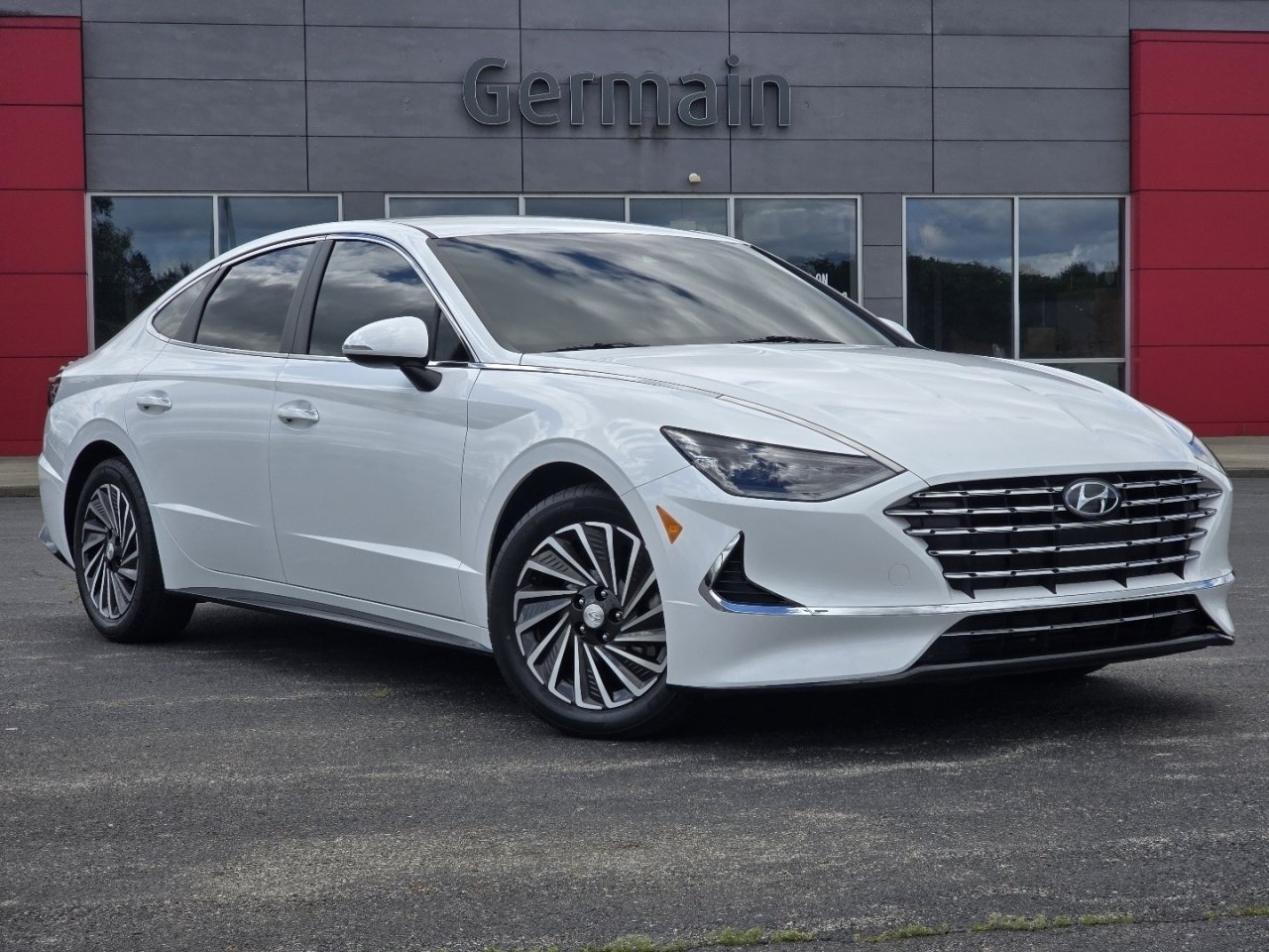 Used 2023 Hyundai Sonata SEL w/ Cargo Package FWD image 2