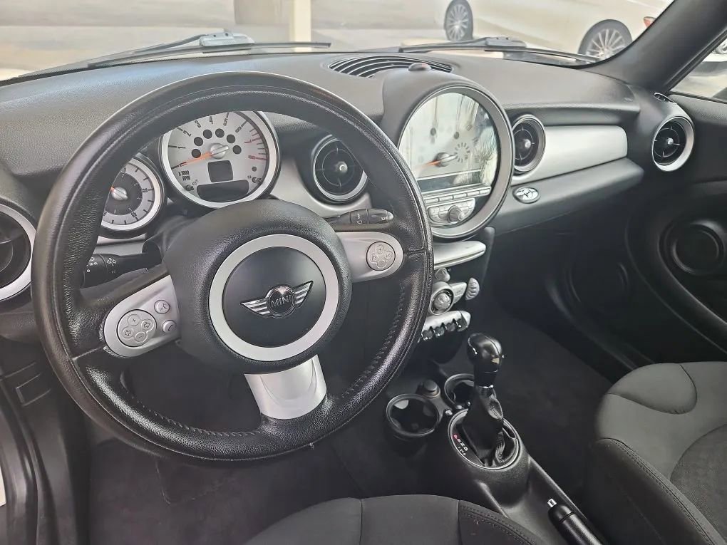 Used 2010 MINI Cooper Convertible image 39
