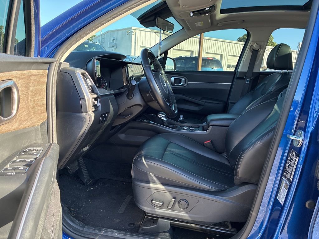 Used 2021 Kia Sorento EX w/ Panoramic Sunroof Package AWD/4WD image 11