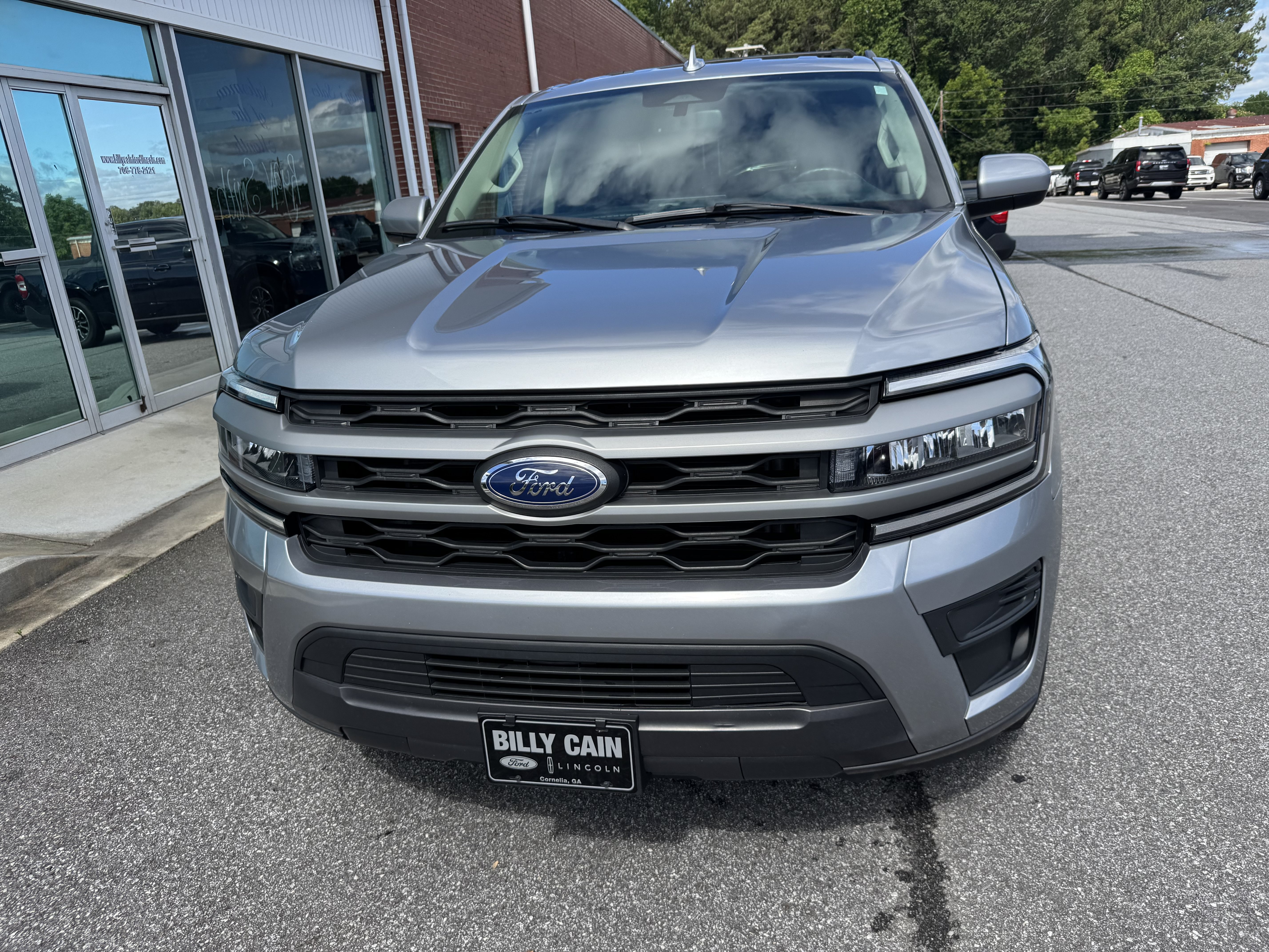 Used 2024 Ford Expedition Max XLT AWD/4WD image 4