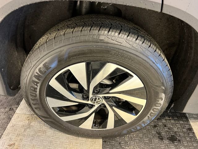 Certified 2025 Volkswagen Tiguan S FWD image 14