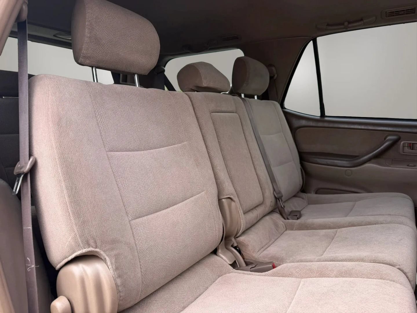 Used 2004 Toyota Sequoia SR5 RWD image 19