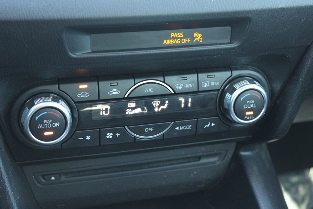 Used 2015 MAZDA MAZDA3 i Touring w/ Technology Package image 37