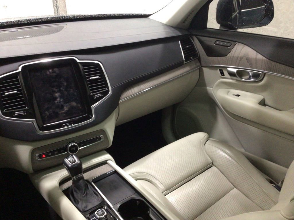 Used 2021 Volvo XC90 T6 Inscription w/ Advanced Package image 35
