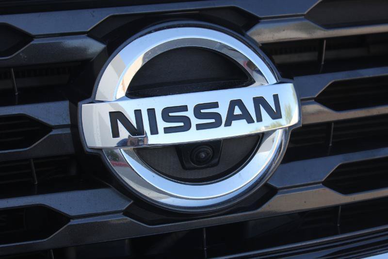 Used 2018 Nissan Pathfinder Platinum w/ Cargo Package FWD image 29