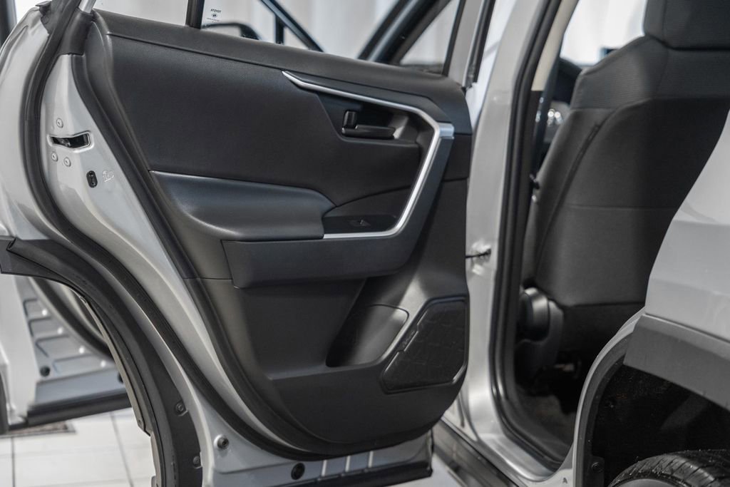 Used 2025 Toyota RAV4 LE image 32