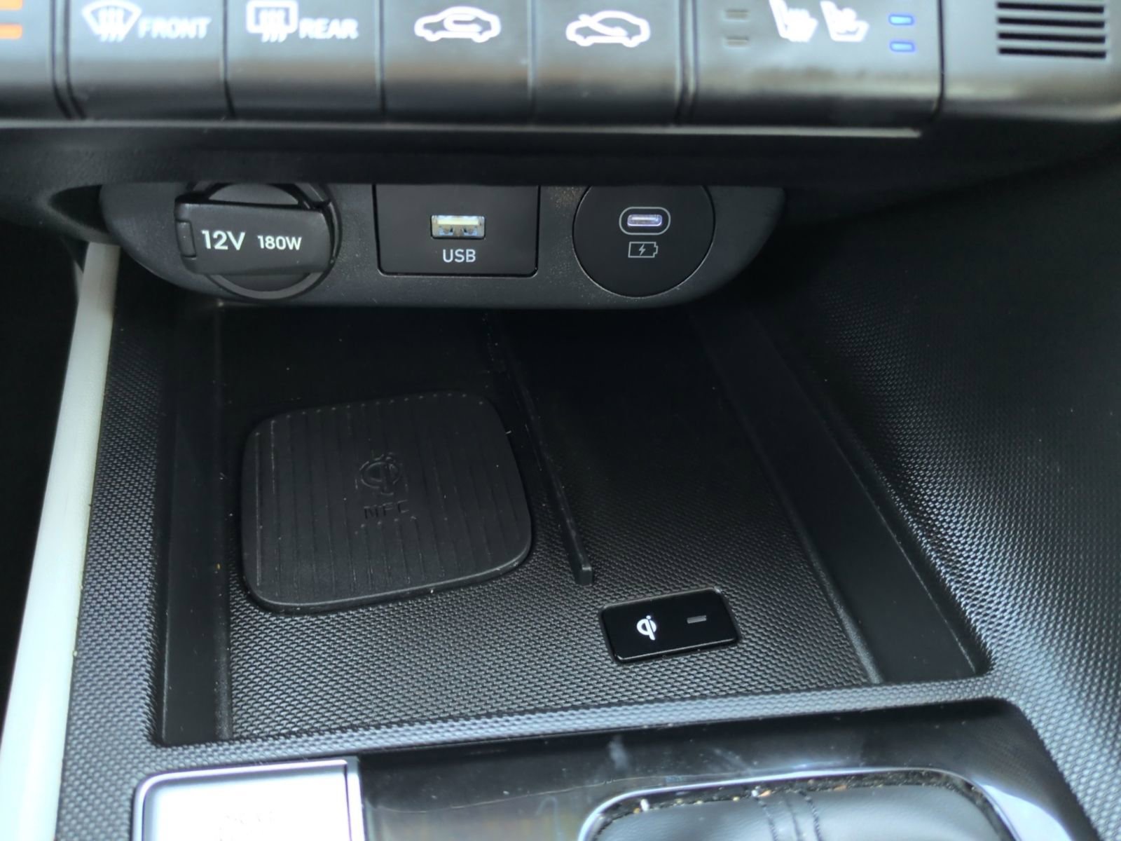 Used 2025 Hyundai Elantra Limited image 26