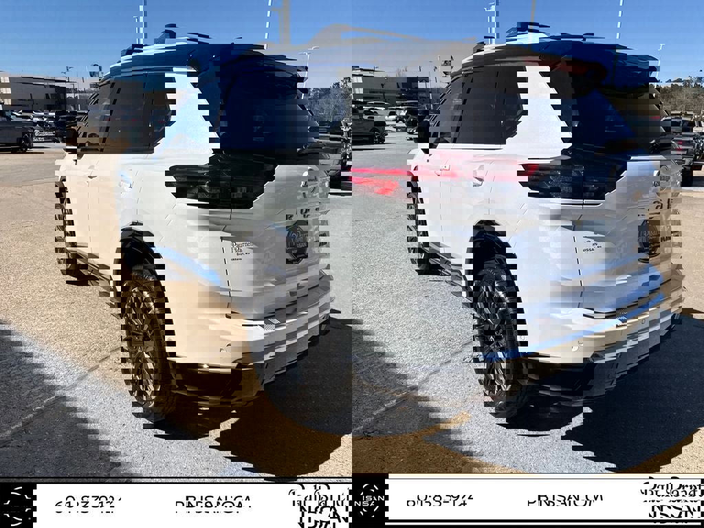 New 2026 Nissan Rogue Platinum image 6