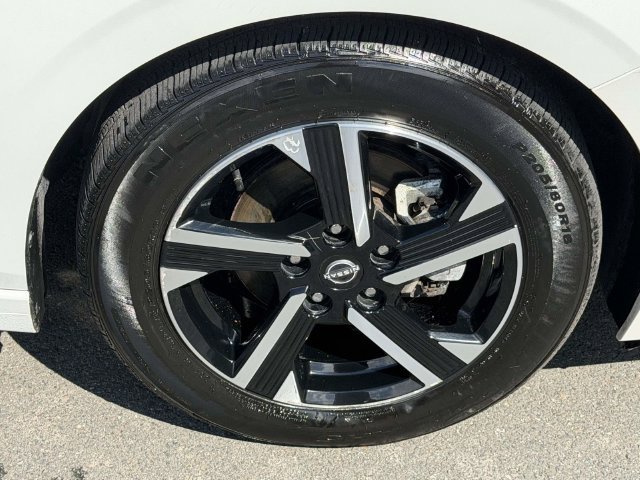 Used 2024 Nissan Sentra SV FWD image 9