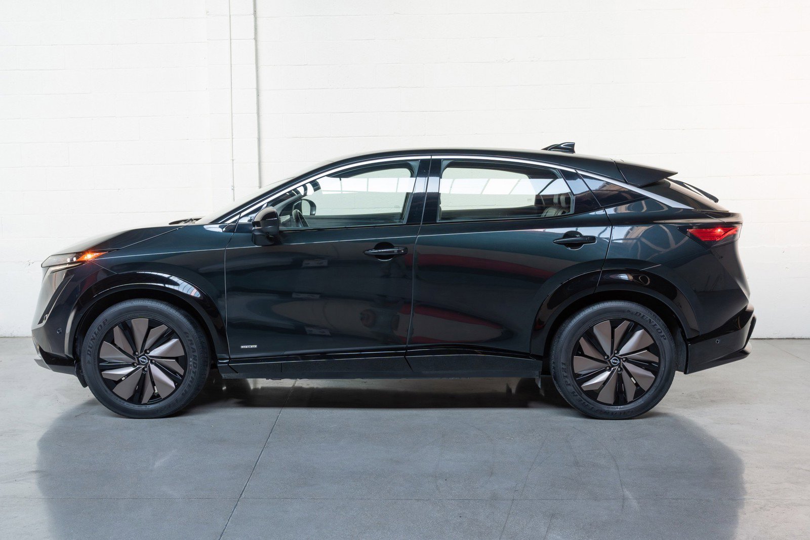 Used 2023 Nissan Ariya FWD image 7
