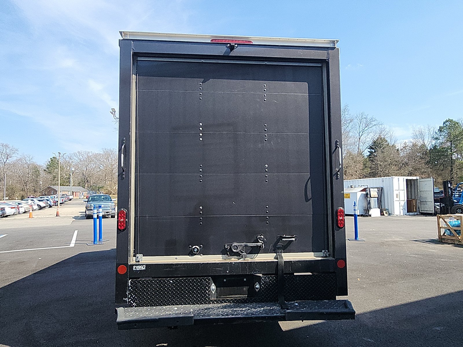 Used 2022 Chevrolet Express 3500 w/ Power Convenience Package RWD image 4
