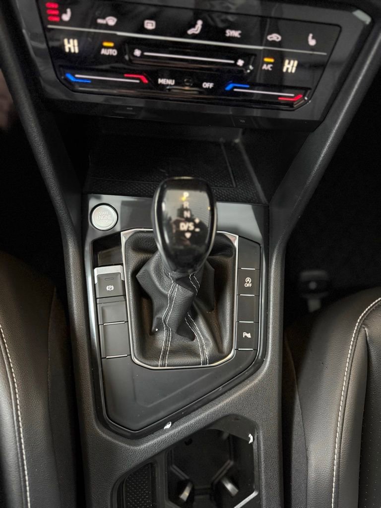 Used 2022 Volkswagen Tiguan SE R-Line image 22