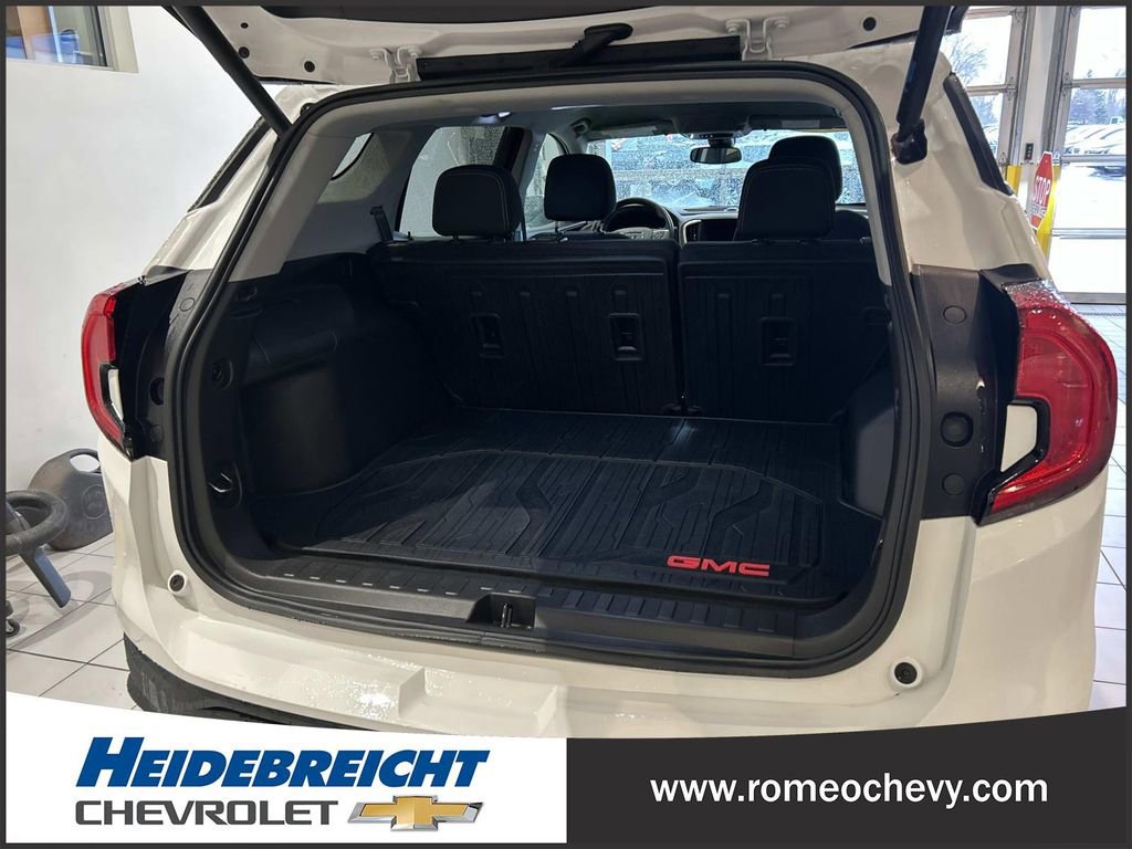 Certified 2024 GMC Terrain SLE w/ Driver Convenience Package FWD image 15