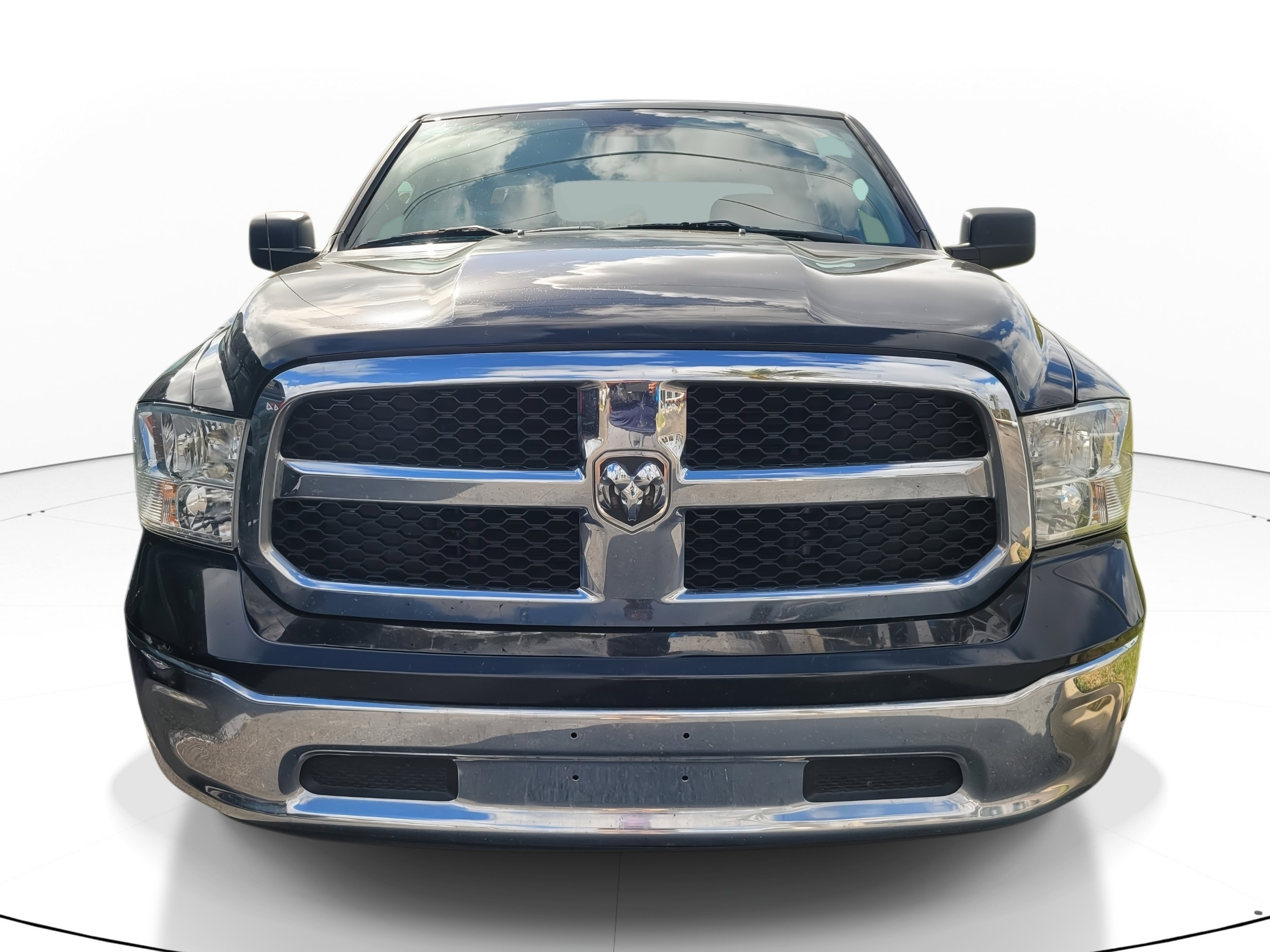 Used 2022 RAM 1500 Classic SLT image 2