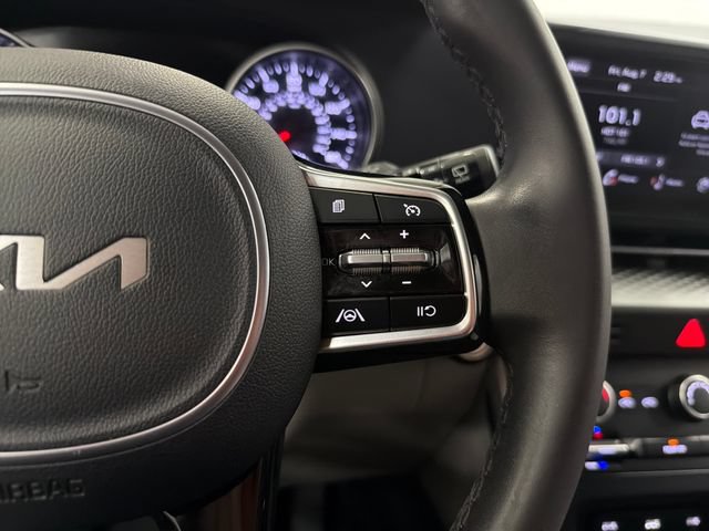 Used 2024 Kia Carnival LX FWD image 24