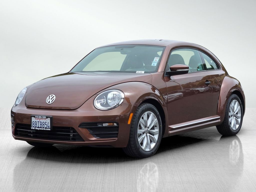 Used 2017 Volkswagen Beetle 1.8T Classic FWD image 9