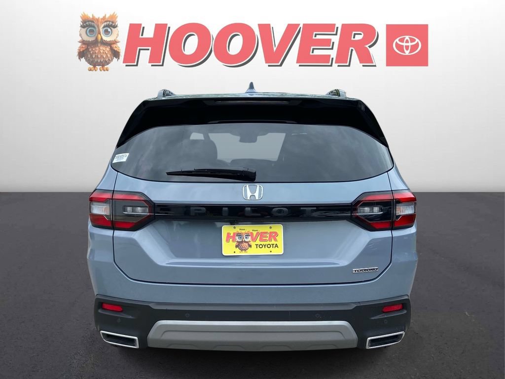 Used 2025 Honda Pilot Touring image 3